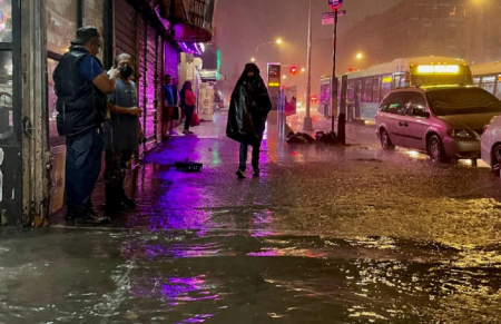 فيضانات تغمر ولاية نيويورك الأمريكية والسلطات تعلن حالة الطوارئ
